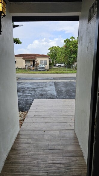Building Photo - 3201 SW 98th Ave