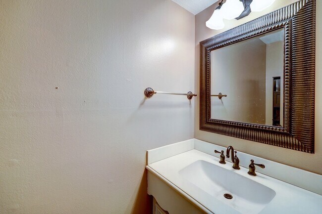 Building Photo - 19906 Medicine Bow Dr