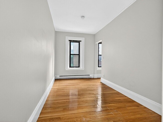 Building Photo - 226 Newbury St