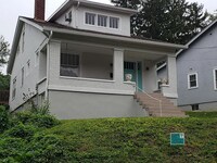 Building Photo - 2232 Grinstead Dr