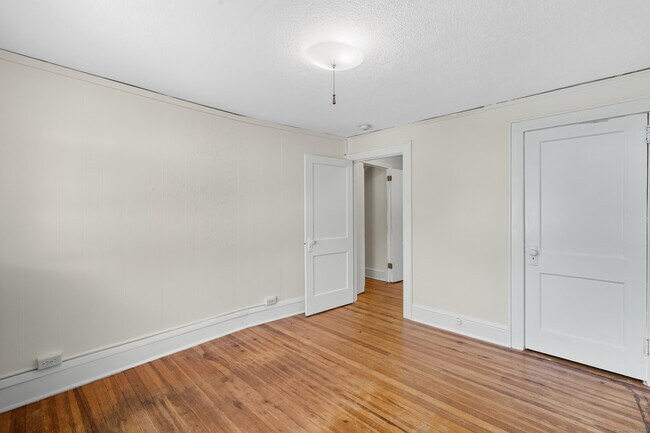 Building Photo - 91 Maplewood Ave