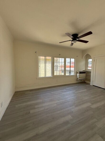 Building Photo - 116 S Mathews St