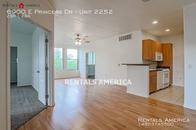 Building Photo - Beautiful Condo in Larronata