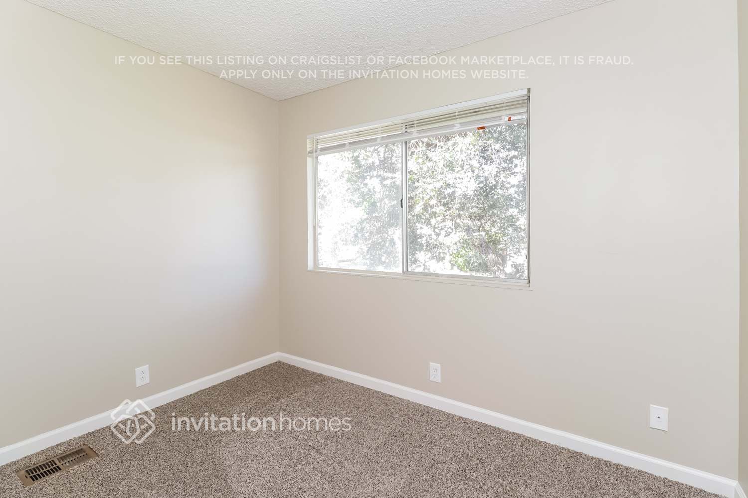 Building Photo - 2954 Redwood Dr