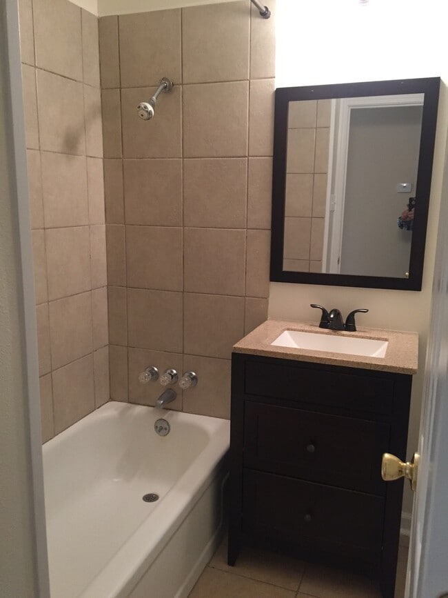 Building Photo - St. Amant 3br/2ba house for $1400