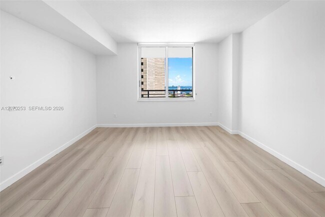 Building Photo - 335 S Biscayne Blvd