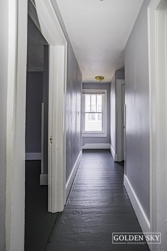 Building Photo - 1103 Mourer St