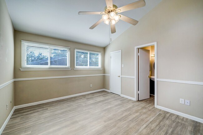 Building Photo - 3500 Tangle Brush Dr