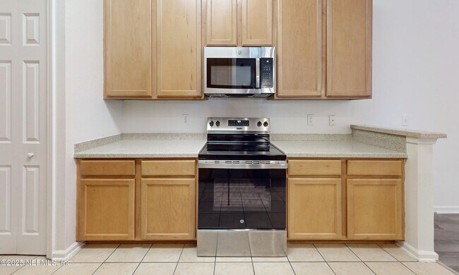 Building Photo - 7060 Deer Lodge Cir