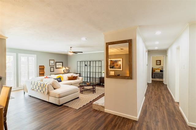 Building Photo - 3000 Townbluff Dr