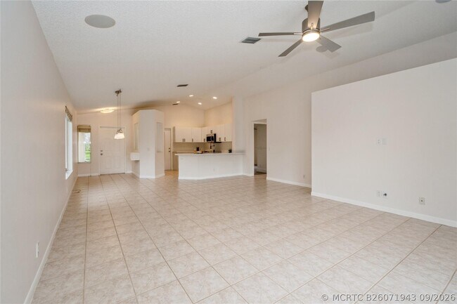 Building Photo - 4367 Dogwood Cir