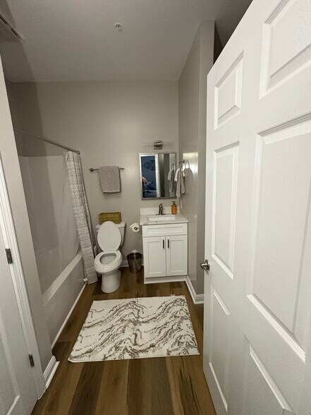 Building Photo - 111 E Main St