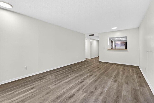 Building Photo - 6308 Newtown Cir