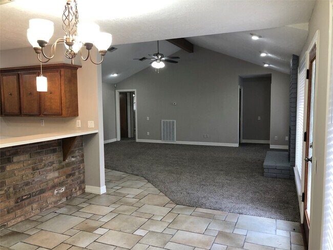 Building Photo - 3414 Wooddale Ln