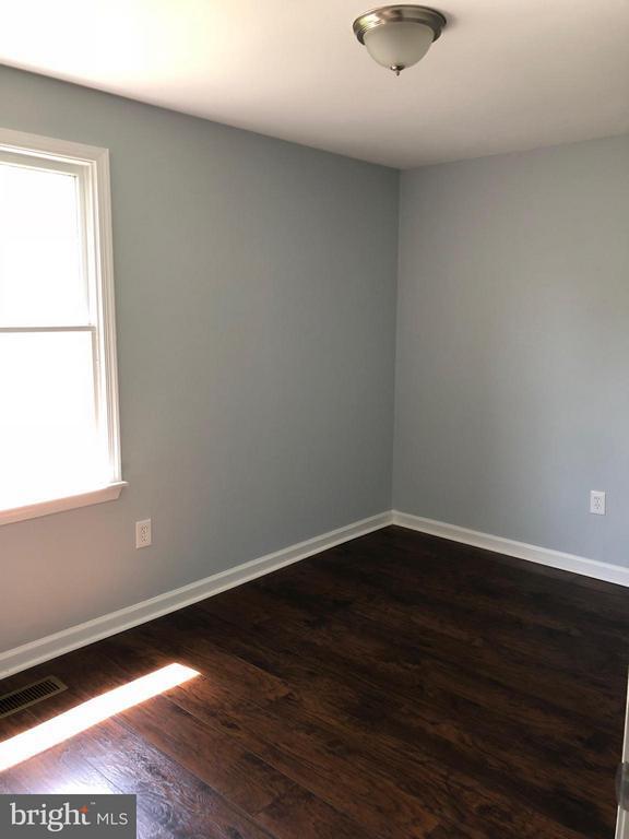 Building Photo - 204 Northview Dr