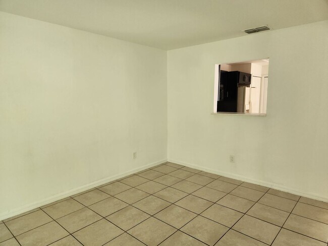 Building Photo - LO 4770-4772 Jordan Ave S