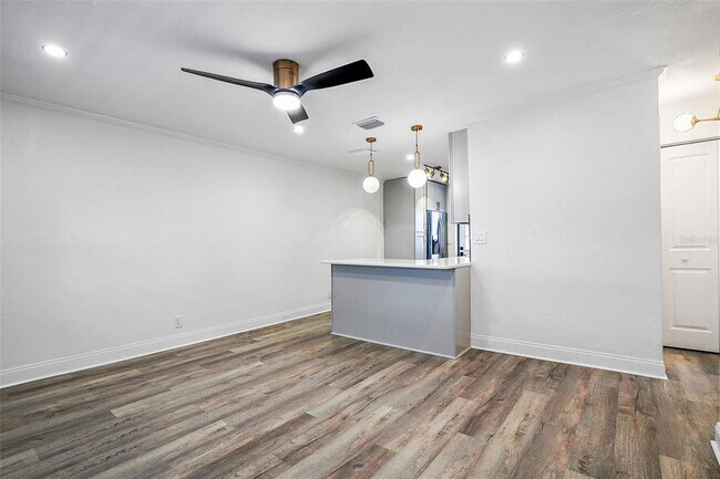 Building Photo - 779 12th Ave N