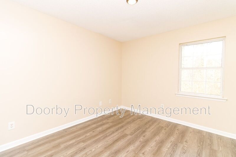 Building Photo - 2425 Ashmore Ave