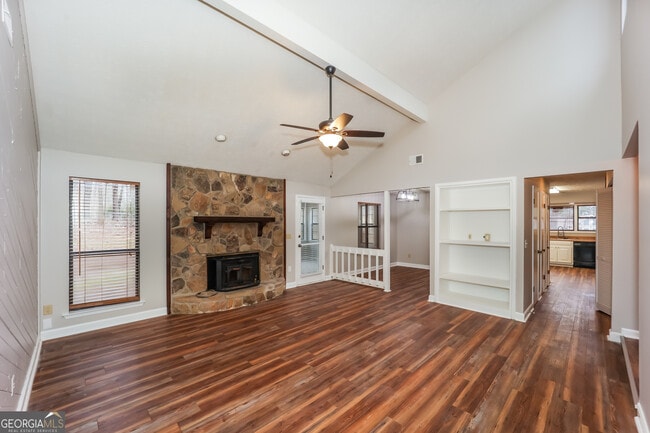 Building Photo - 145 Whitney Way