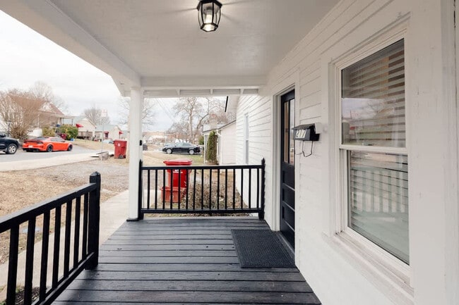 Building Photo - 217 Highland Ave