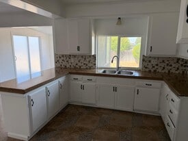 Building Photo - 5277 Peacock Ln