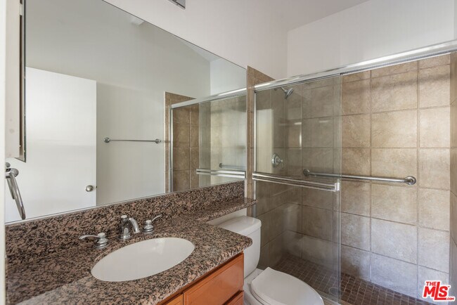 Building Photo - 4171 Del Mar Ave