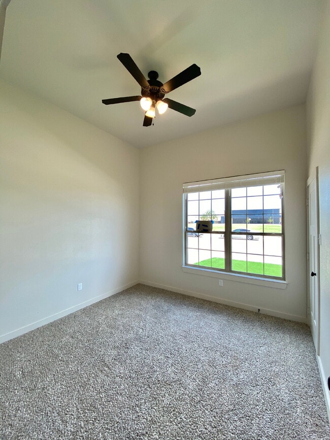 Building Photo - Beautiful Townhome in Viridian!