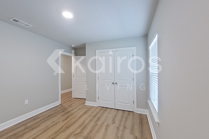 Building Photo - 13808 Pinyon Dr