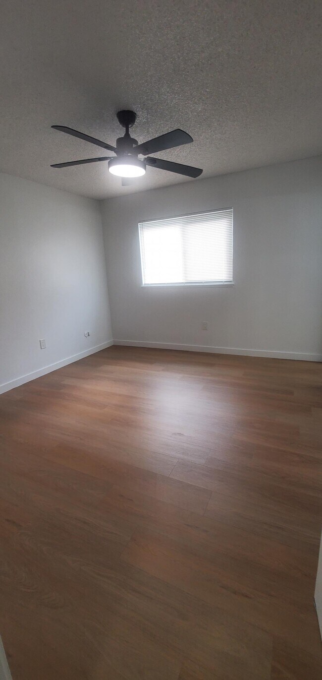 Building Photo - 16787 Miller Ave
