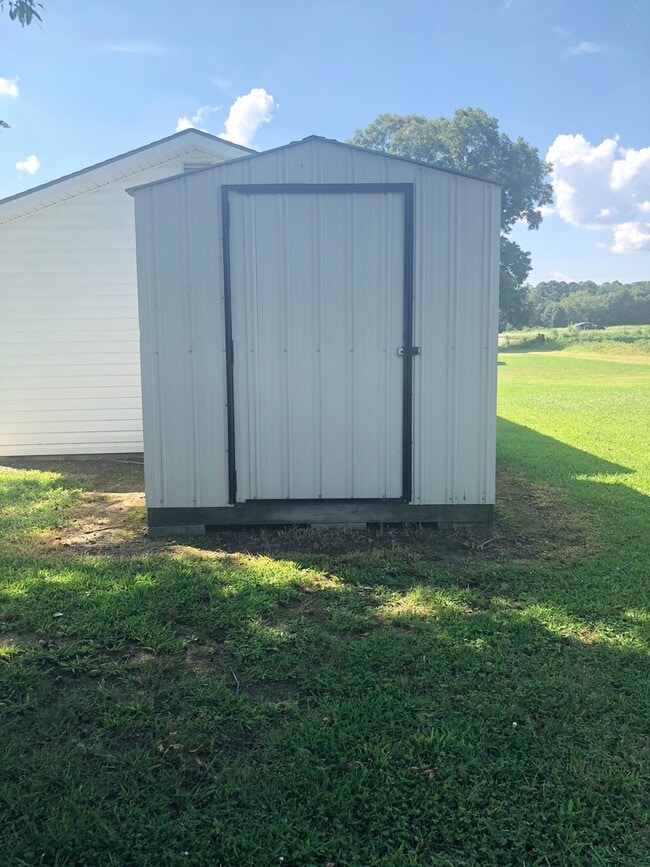 Building Photo - 2 BR, 2 BA Singlewide in Great Location in Pikeville!