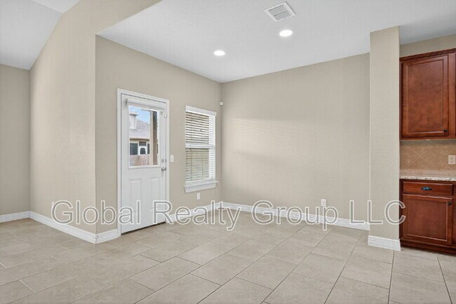 Building Photo - 3124 Half Moon Dr