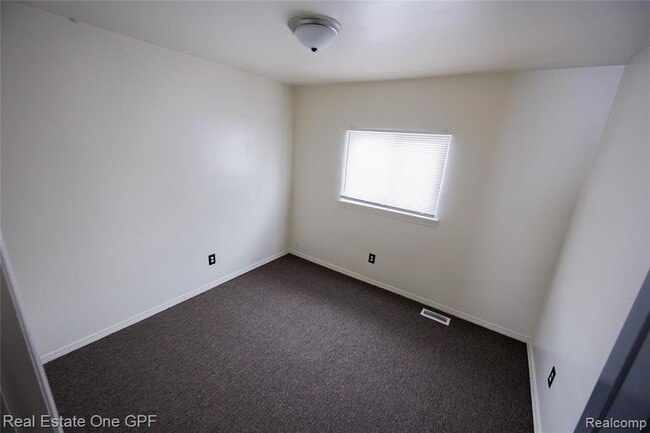 Building Photo - 14960 Alberta Ave