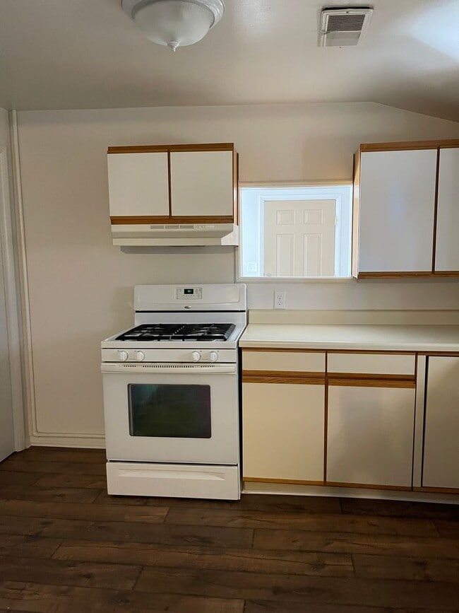 Building Photo - 1215 Sherman Ave