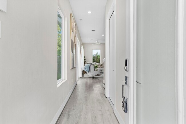 Building Photo - 851 Prosper St