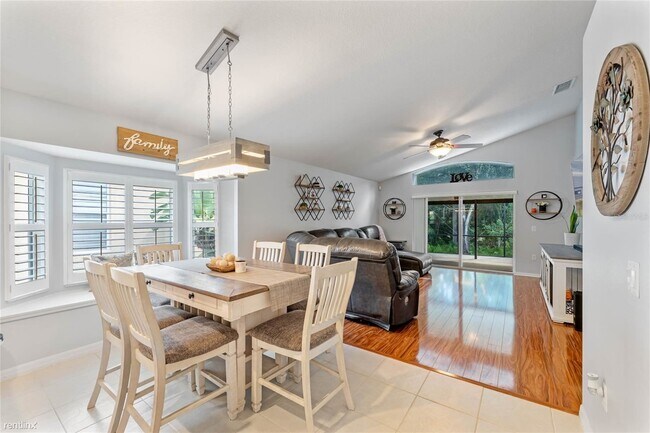 Building Photo - 4 br, 2 bath House - 1613 Crown Hill Boule...