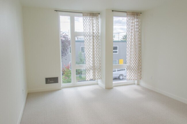 Building Photo - 2Bd/2Ba Seattle Townhouse