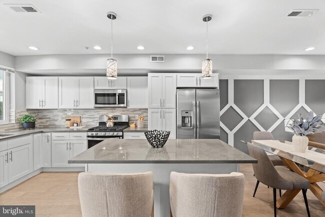 Building Photo - 815 Perkiomen St