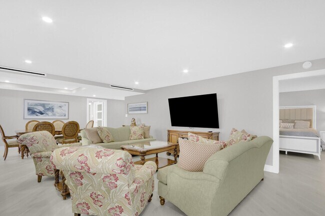 Building Photo - 5380 N Ocean Dr
