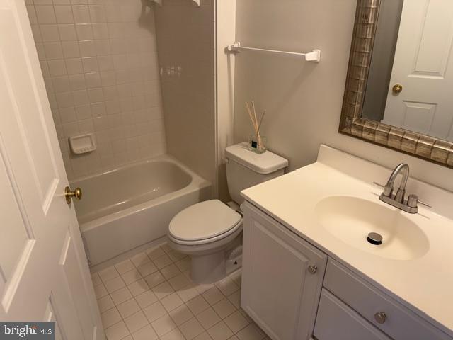 Building Photo - 2054 Madrillon Rd