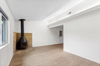 Building Photo - 1114/1116 Hazelton