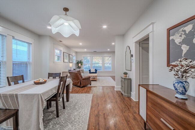 Building Photo - Updated Historically Charming Bungalow walking distance to Greenville Ave