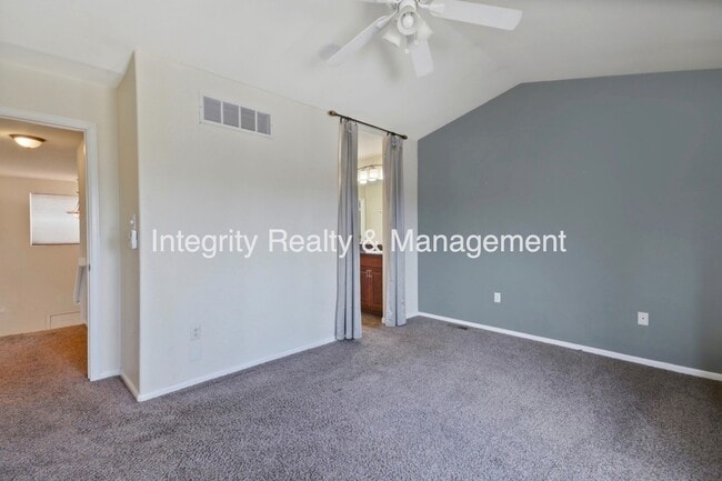 Building Photo - 4812 N Silverlace Dr
