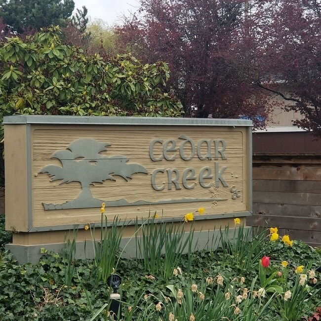 Building Photo - Ready for move in! Top Floor Condo with Fi...