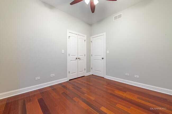 Building Photo - 4418 S Indiana Ave