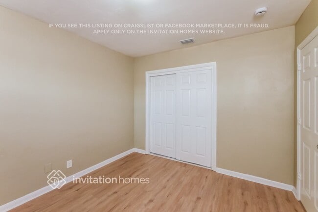 Building Photo - 5430 SW 21st St