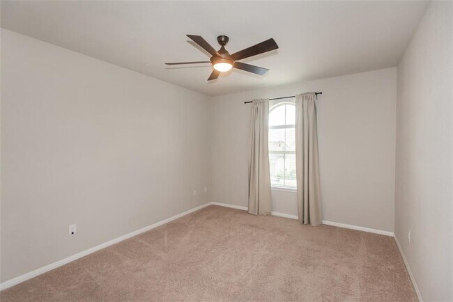 Building Photo - 1001 Zodiac Ln