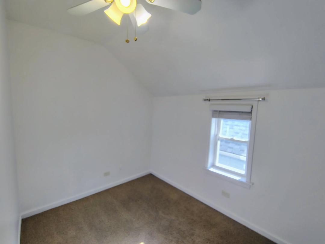 Building Photo - 2516 W Lyndale St