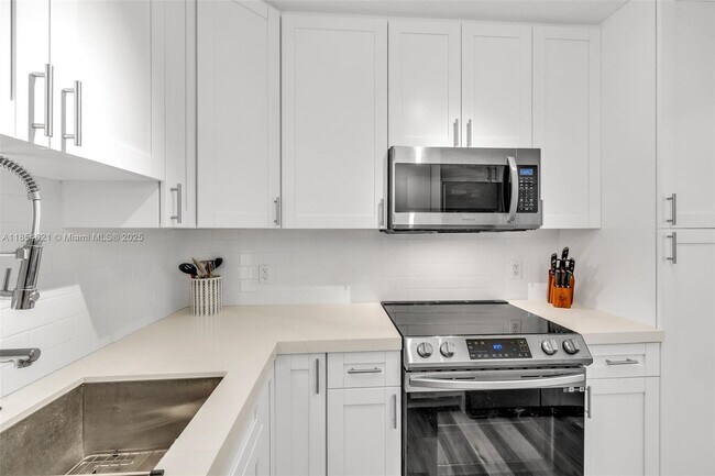 Building Photo - 1150 Madruga Ave