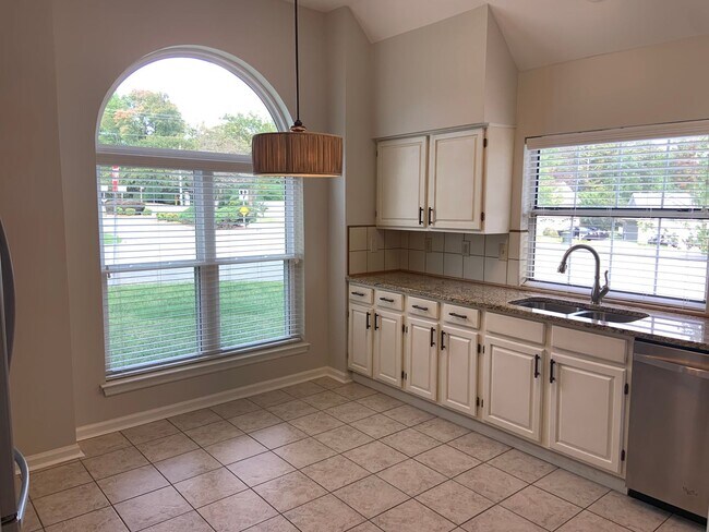 Building Photo - Updated 3 Bedroom in Adams Farm