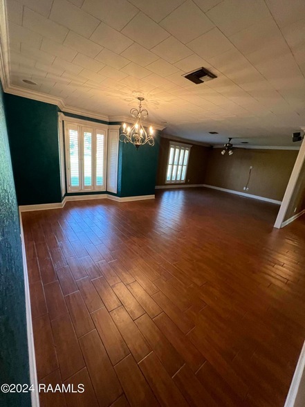 Building Photo - 616 E Broussard Rd